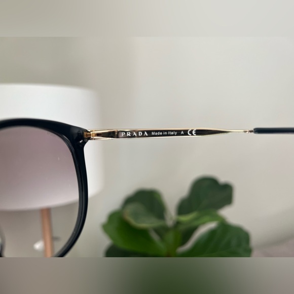 Prada Catwalk Sunglasses PR 17S-F | Gold | Cat Eye - Picture 6 of 7